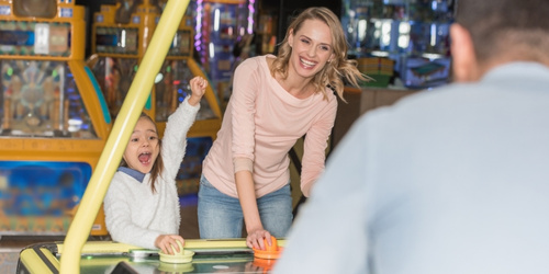 Shopping Malls
  Use it as a seasonal or year-round feature to increase footfall.